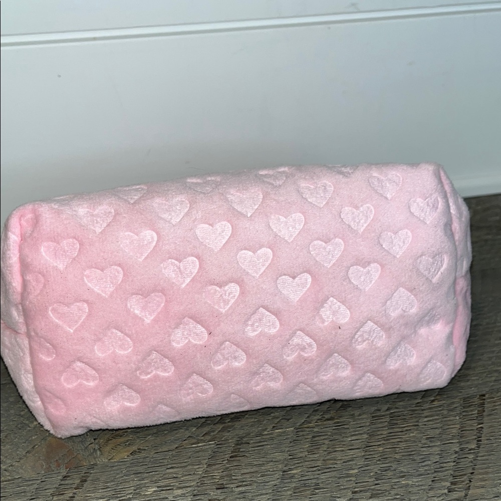 Juicy Couture Pink Heart Cosmetic Pouch - Picture 6 of 6